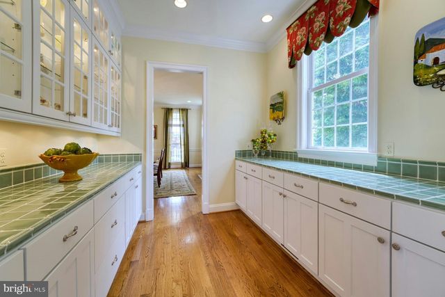 899 EARLE RD, Charles Town, WV 25414