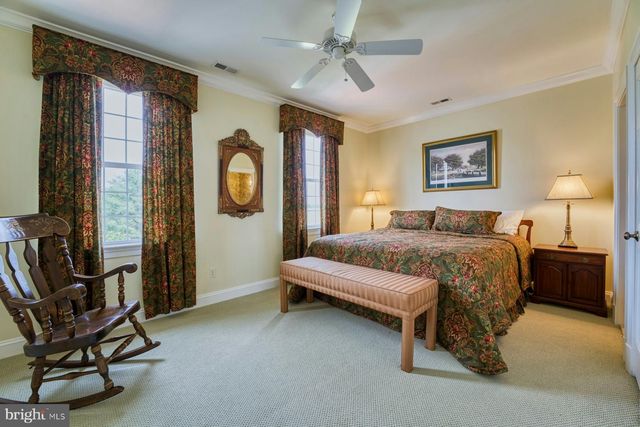 899 EARLE RD, Charles Town, WV 25414