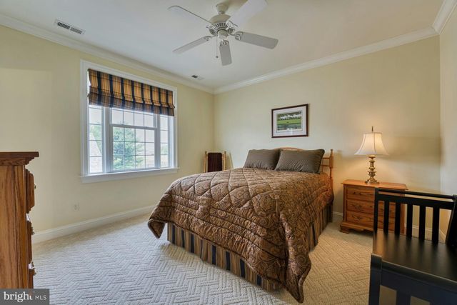 899 EARLE RD, Charles Town, WV 25414