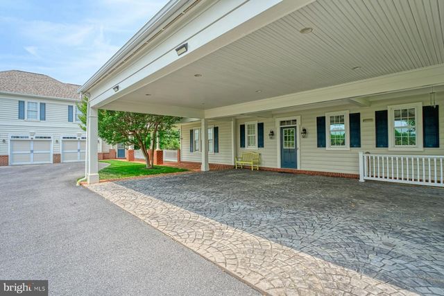 899 EARLE RD, Charles Town, WV 25414