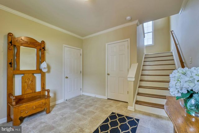 899 EARLE RD, Charles Town, WV 25414