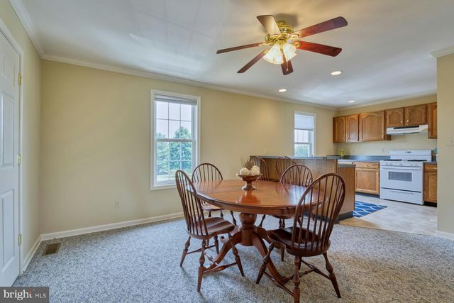 899 EARLE RD, Charles Town, WV 25414