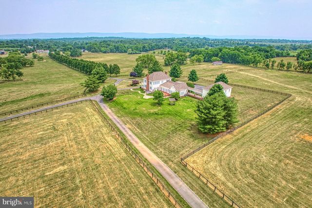 899 EARLE RD, Charles Town, WV 25414