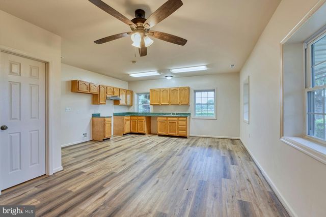 899 EARLE RD, Charles Town, WV 25414