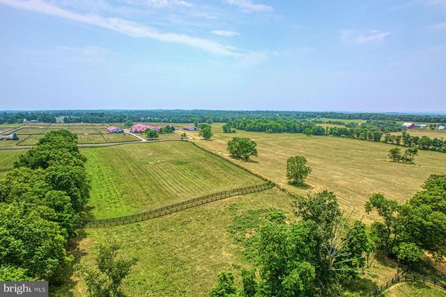 899 EARLE RD, Charles Town, WV 25414