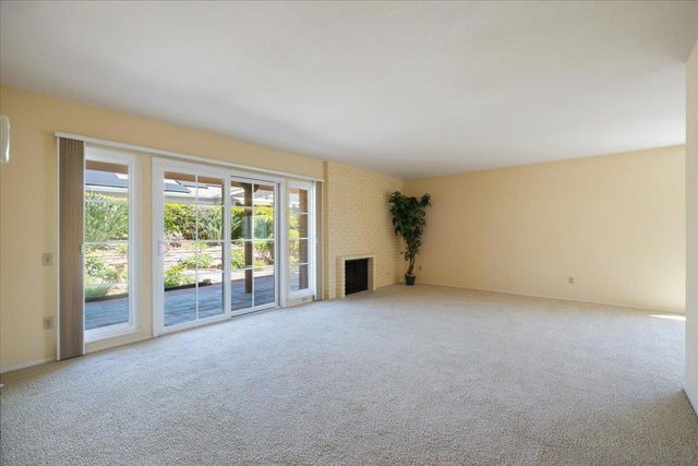 16620 San Salvador Ct, San Diego, CA 92128