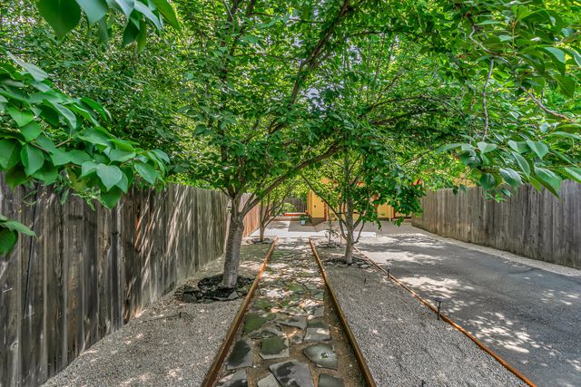 700 Clay Street, Ashland, OR 97520