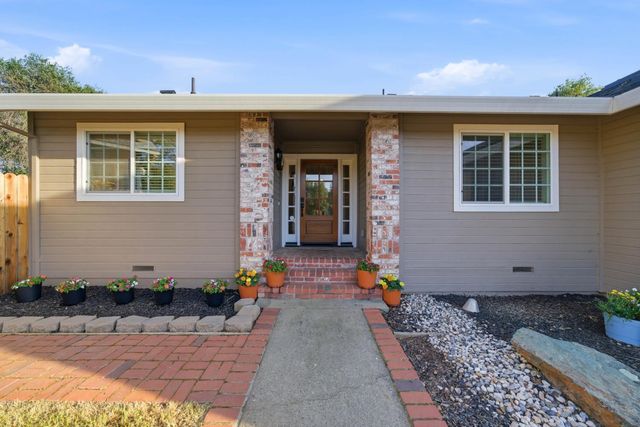 160 Sierra Mesa Pl, Auburn, CA 95603