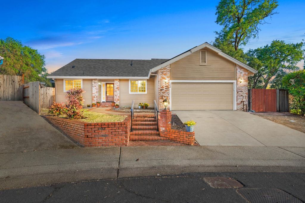 160 Sierra Mesa Pl, Auburn, CA 95603