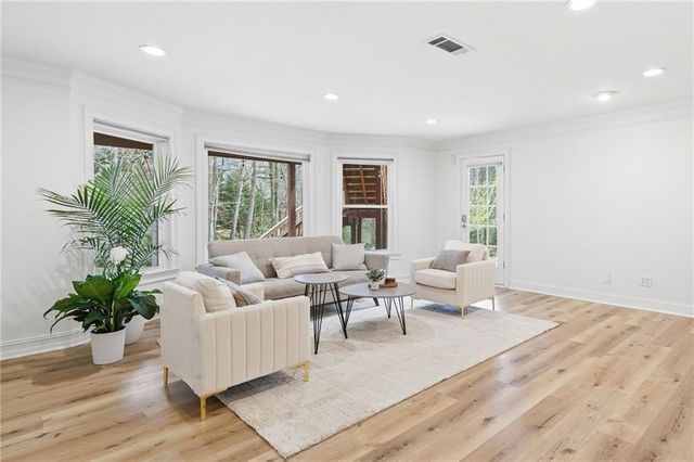 10675 Oxford Mill Circle, Alpharetta, GA 30022