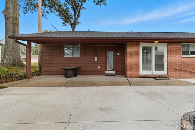 5445 Mild Drive, St Louis, MO 63129