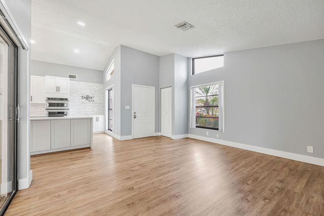 21356 Summertrace Circle, Boca Raton, FL 33428