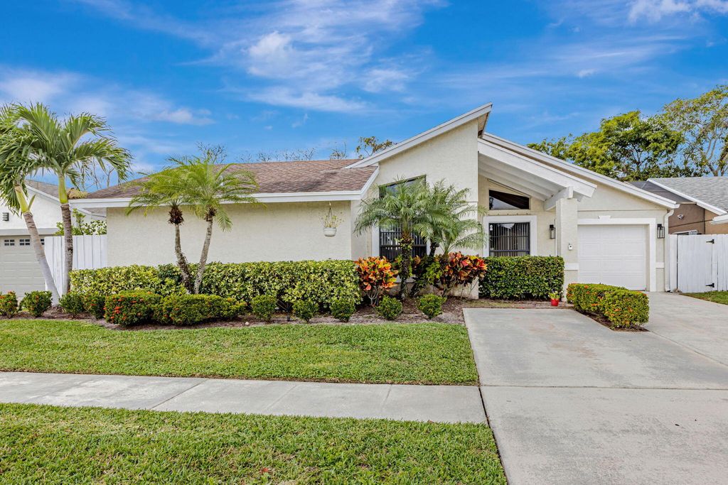 21356 Summertrace Circle, Boca Raton, FL 33428