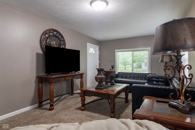 2011 Rosewood Avenue, Anderson, IN 46011