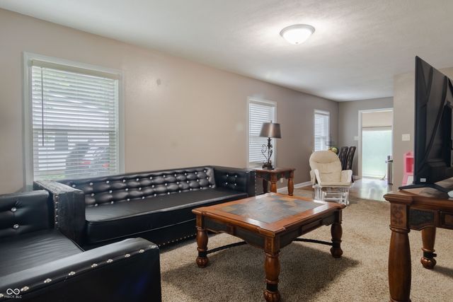 2011 Rosewood Avenue, Anderson, IN 46011