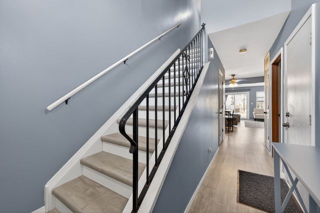 842 N Tamarac Boulevard, Addison, IL 60101