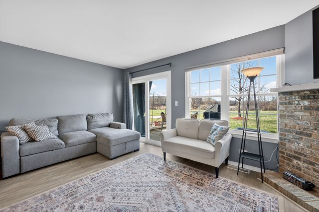 842 N Tamarac Boulevard, Addison, IL 60101