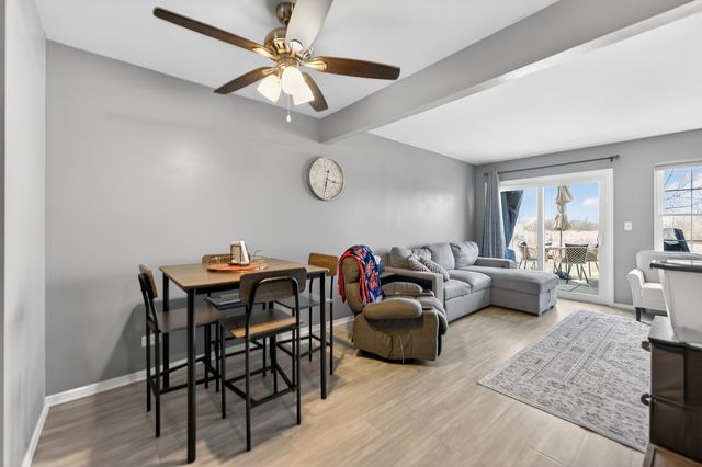 842 N Tamarac Boulevard, Addison, IL 60101