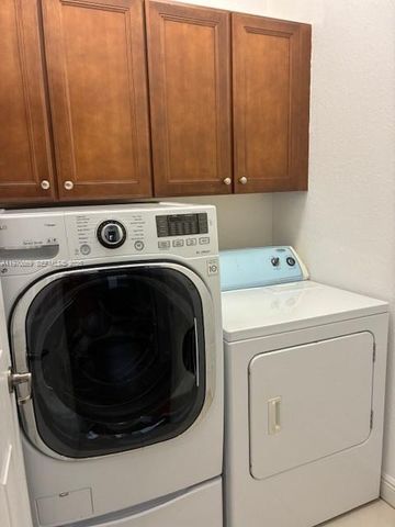 8848 NW 101st Pl, Doral, FL 33178