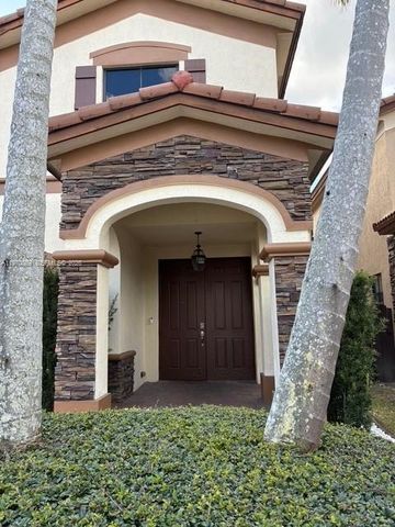 8848 NW 101st Pl, Doral, FL 33178