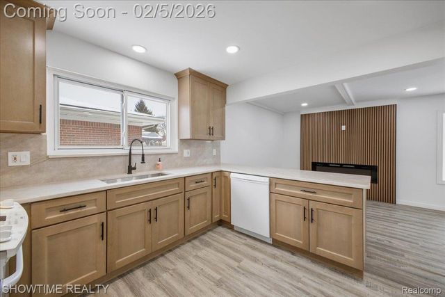 11248 Forrer Drive, Sterling Heights, MI 48312