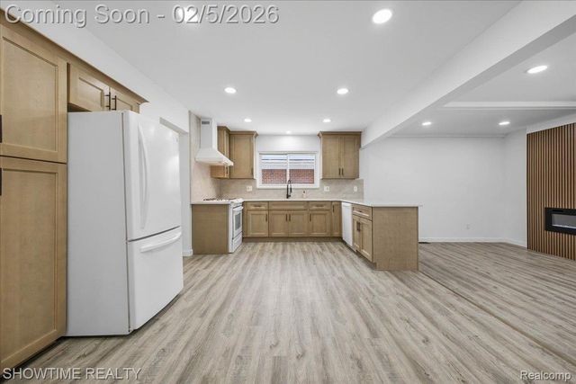 11248 Forrer Drive, Sterling Heights, MI 48312