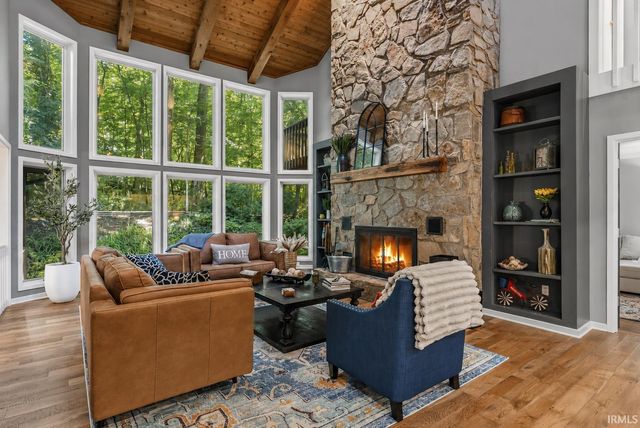 14828 Walnut Creek Drive, Fort Wayne, IN 46814