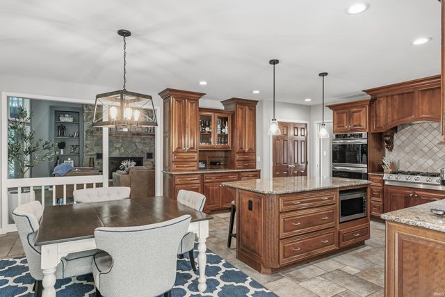 14828 Walnut Creek Drive, Fort Wayne, IN 46814