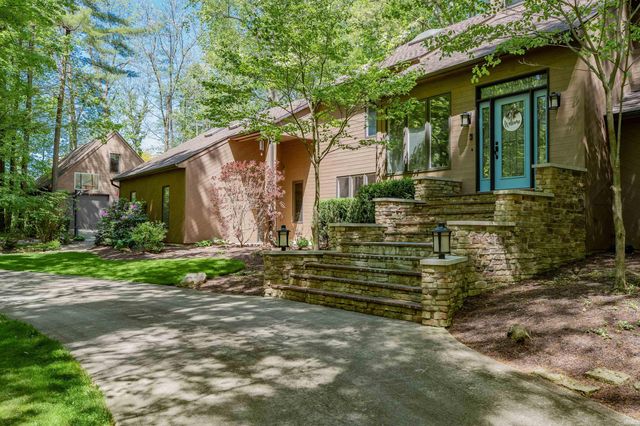 14828 Walnut Creek Drive, Fort Wayne, IN 46814
