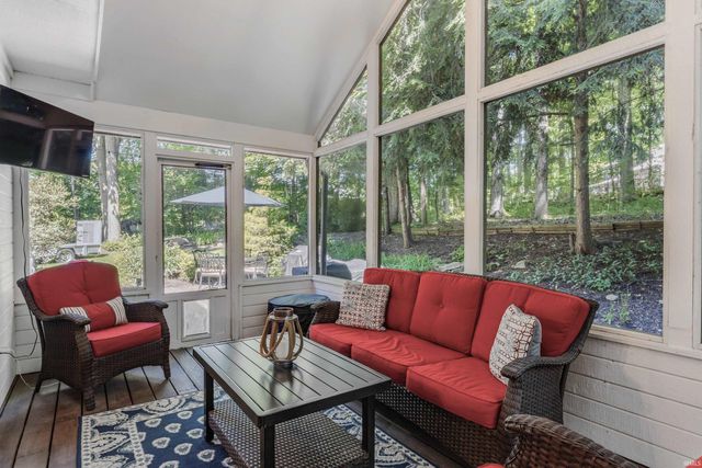 14828 Walnut Creek Drive, Fort Wayne, IN 46814