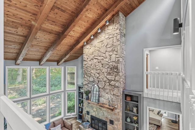 14828 Walnut Creek Drive, Fort Wayne, IN 46814