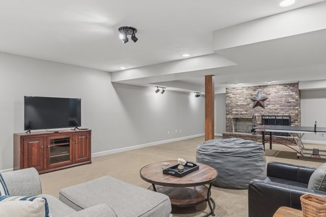 14828 Walnut Creek Drive, Fort Wayne, IN 46814