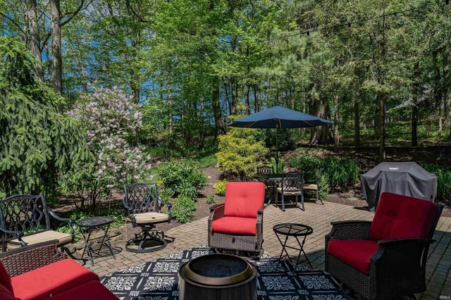 14828 Walnut Creek Drive, Fort Wayne, IN 46814