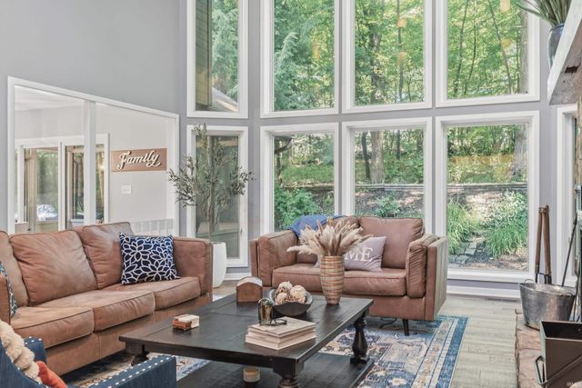 14828 Walnut Creek Drive, Fort Wayne, IN 46814