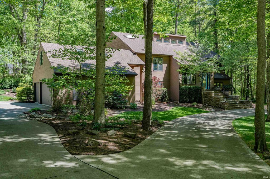 14828 Walnut Creek Drive, Fort Wayne, IN 46814