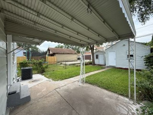 13410 S Brandon Avenue, Chicago, IL 60633
