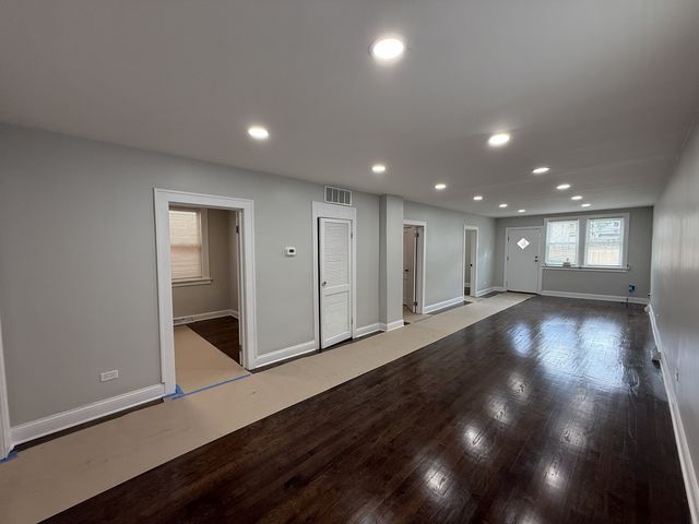 13410 S Brandon Avenue, Chicago, IL 60633