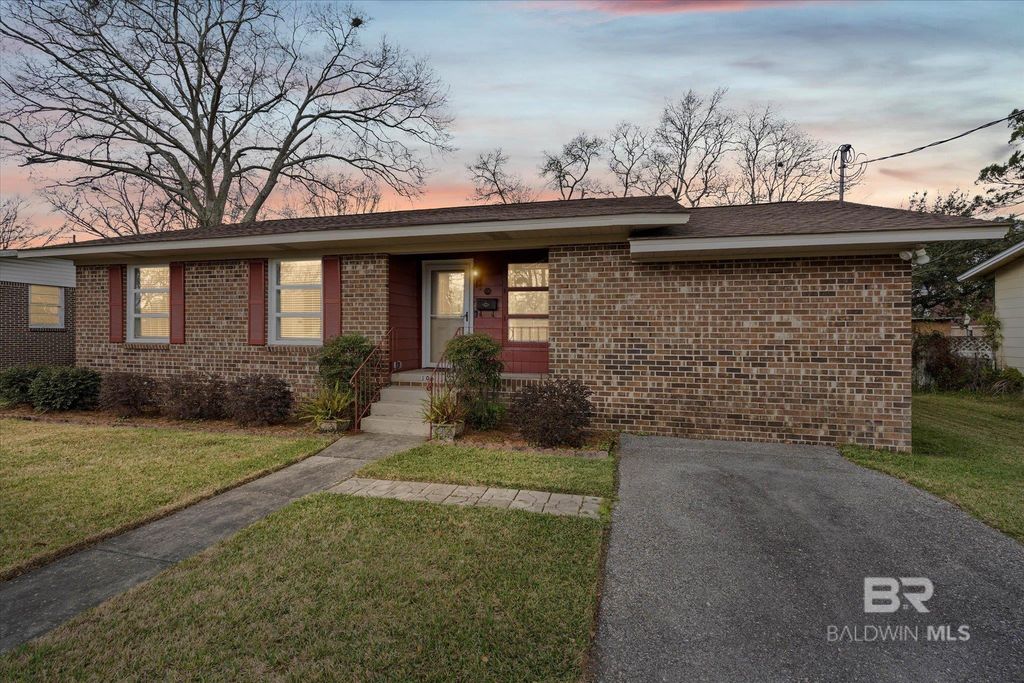 106 Esplanade Avenue, Mobile, AL 36606