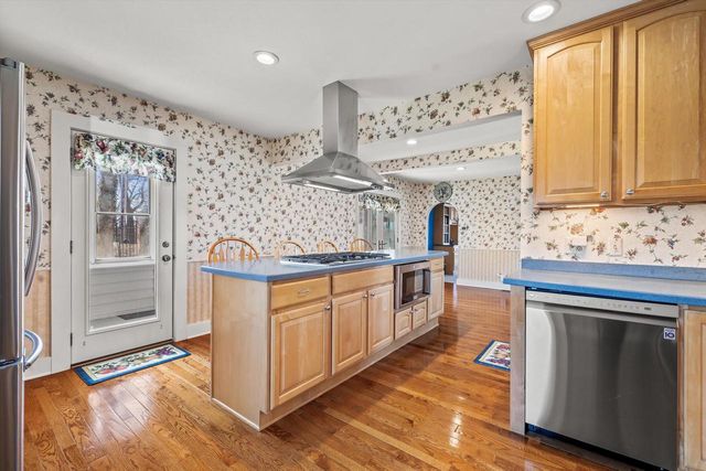 W2851 Swinghurst LANE, Lake Geneva, WI 53147