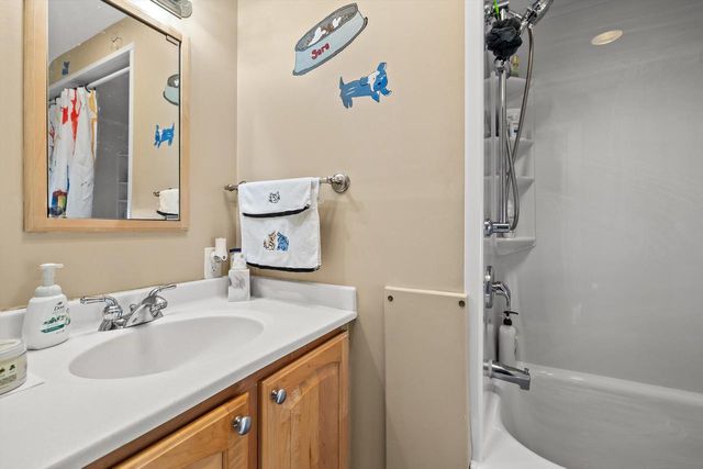 W2851 Swinghurst LANE, Lake Geneva, WI 53147