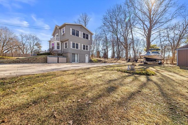 W2851 Swinghurst LANE, Lake Geneva, WI 53147