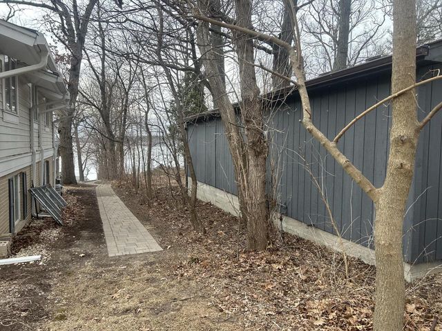 W2851 Swinghurst LANE, Lake Geneva, WI 53147