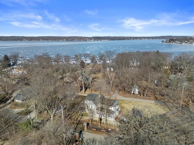 W2851 Swinghurst LANE, Lake Geneva, WI 53147