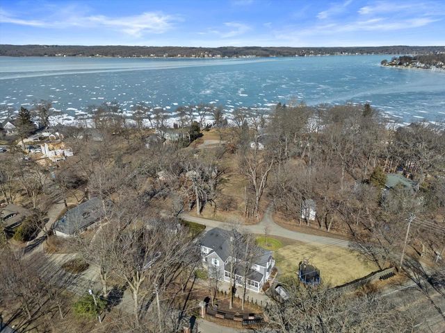 W2851 Swinghurst LANE, Lake Geneva, WI 53147