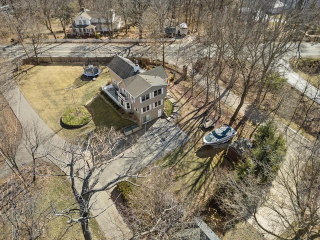 W2851 Swinghurst LANE, Lake Geneva, WI 53147