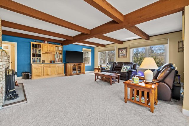 W2851 Swinghurst LANE, Lake Geneva, WI 53147