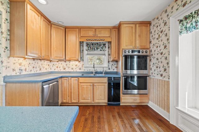 W2851 Swinghurst LANE, Lake Geneva, WI 53147