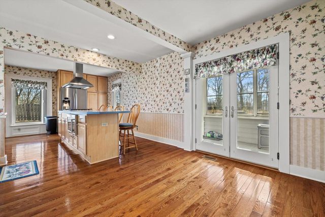 W2851 Swinghurst LANE, Lake Geneva, WI 53147