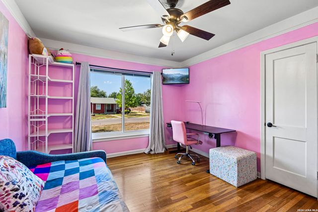 331 SUTTON DR, San Antonio, TX 78228