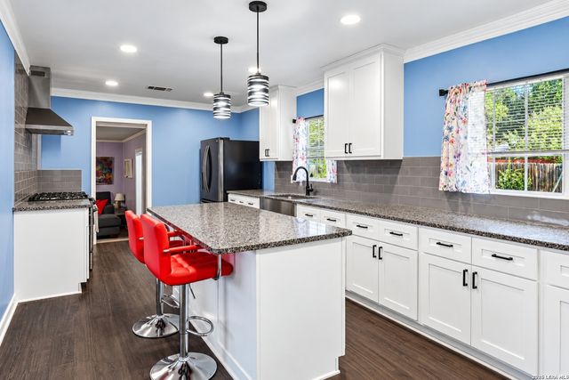 331 SUTTON DR, San Antonio, TX 78228